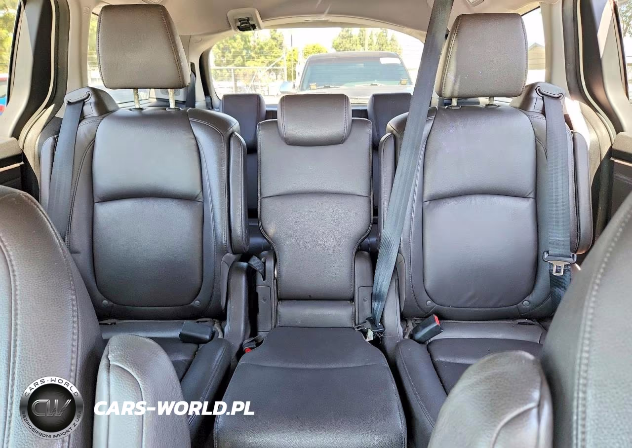 2018 Honda Odyssey Elite VIN:5FNRL6H91JB033418 - 10