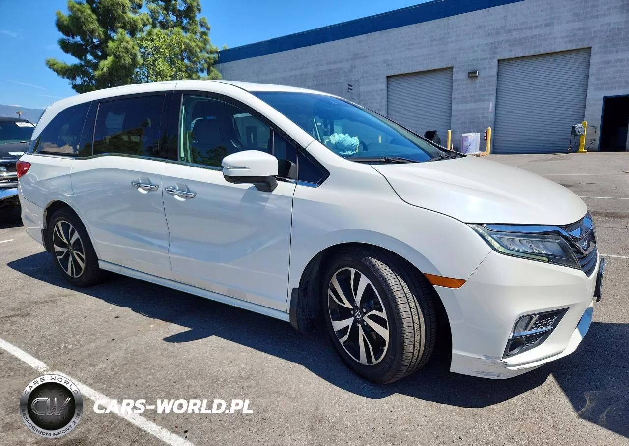 2018 Honda Odyssey Elite VIN:5FNRL6H91JB033418 - 4