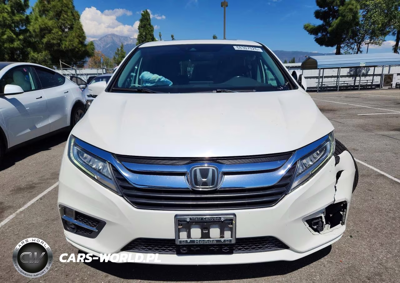 2018 Honda Odyssey Elite VIN:5FNRL6H91JB033418 - 5