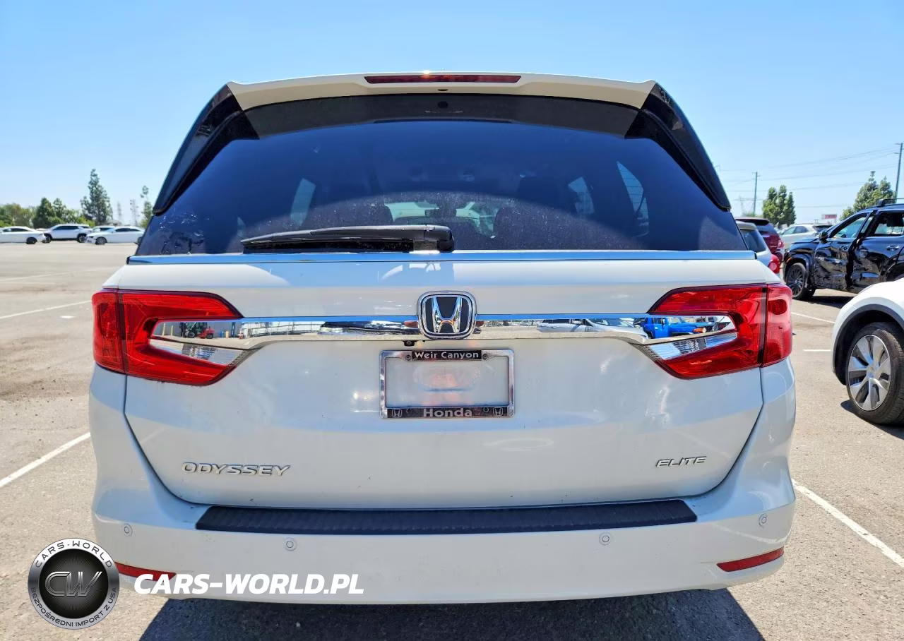 2018 Honda Odyssey Elite VIN:5FNRL6H91JB033418 - 6
