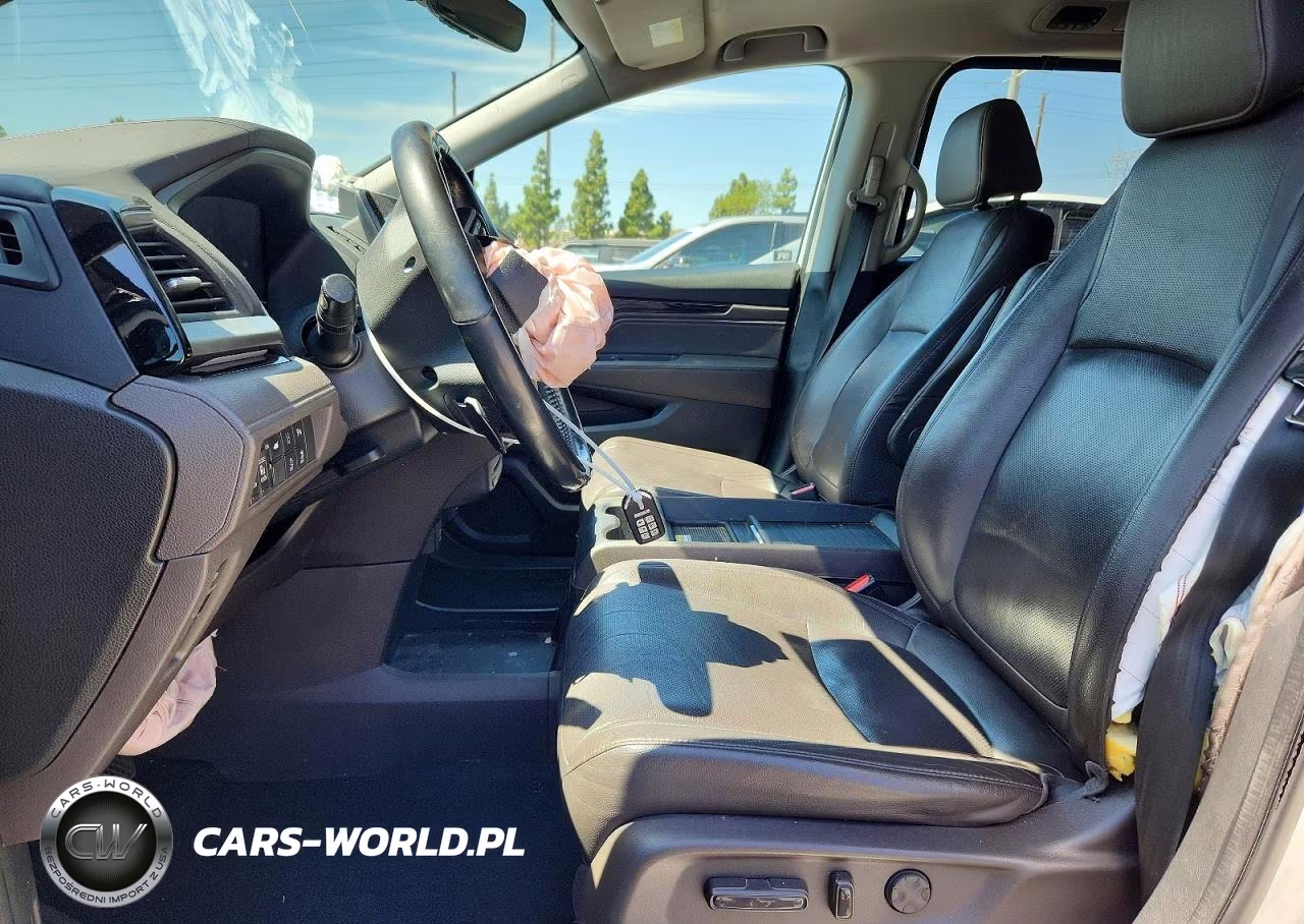 2018 Honda Odyssey Elite VIN:5FNRL6H91JB033418 - 7