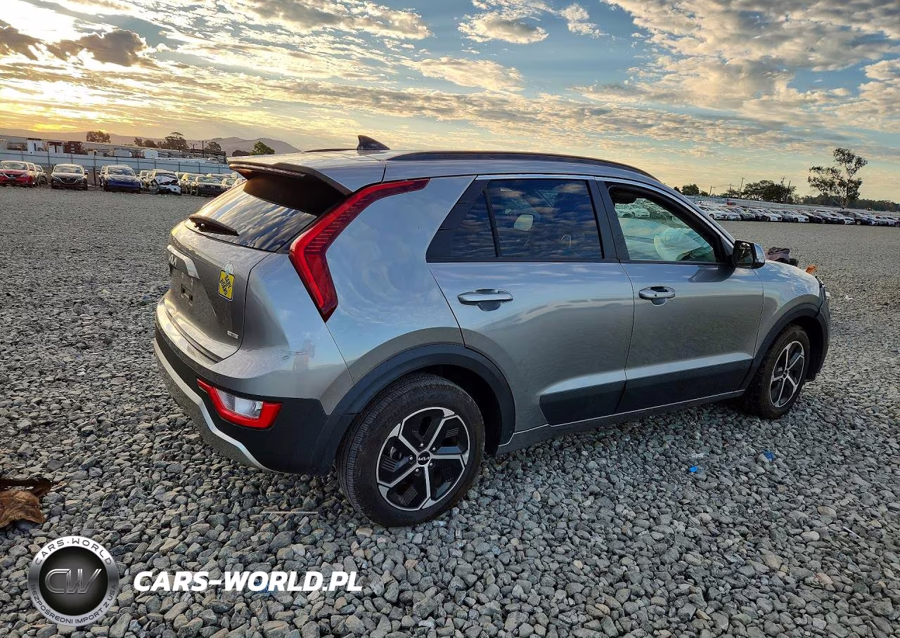 2023 Kia Niro Ex VIN:KNDCR3LE5P5071039 - 3