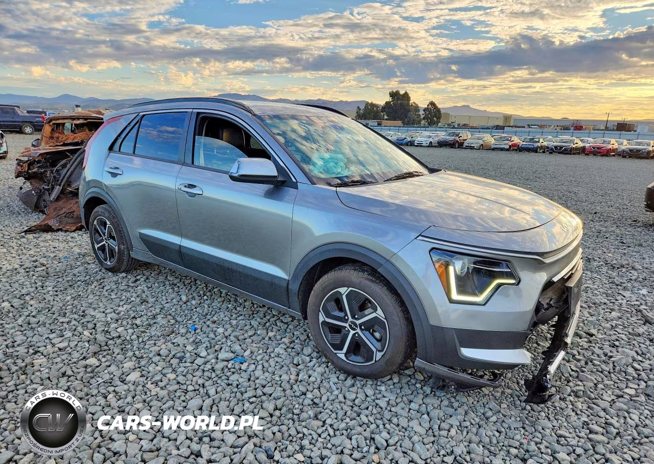 2023 Kia Niro Ex VIN:KNDCR3LE5P5071039 - 4