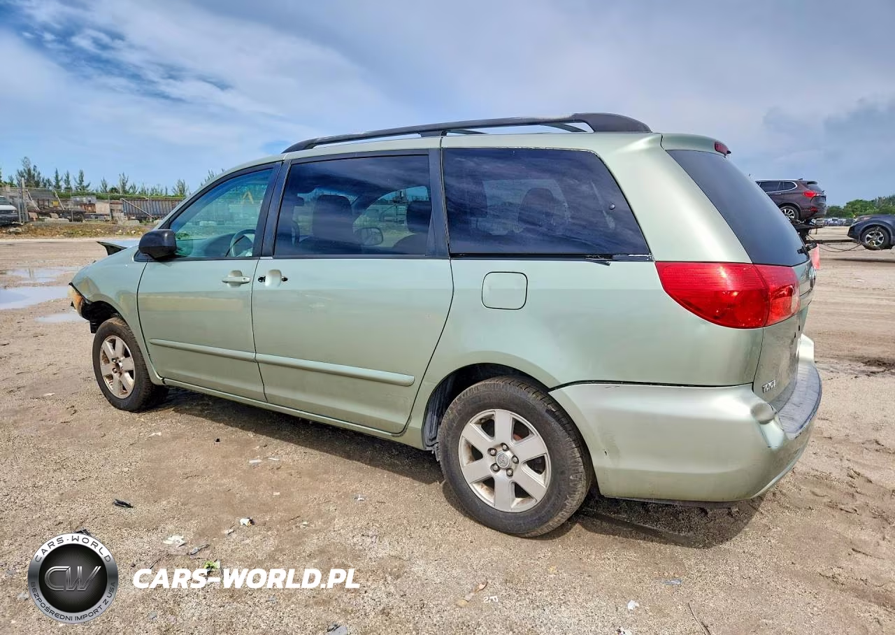 2010 Toyota Sienna Le 7-Passenger VIN:5TDKK4CC2AS299943 - 2
