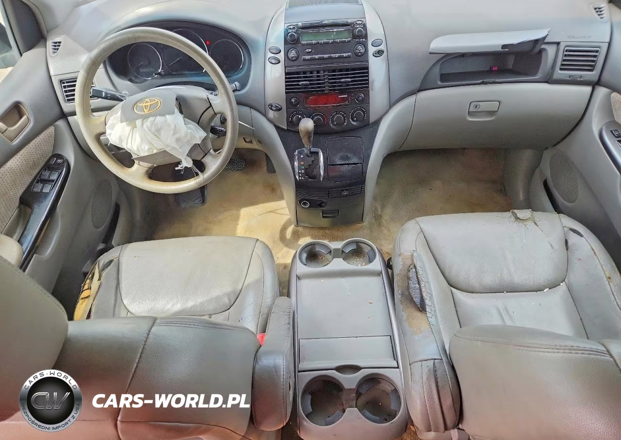 2010 Toyota Sienna Le 7-Passenger VIN:5TDKK4CC2AS299943 - 8