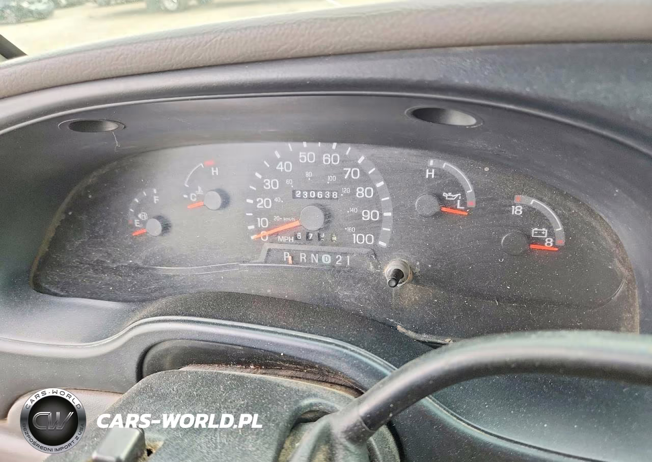 2002 Ford E250 Delivery Van VIN:1FTNE24L32HB73555 - 9
