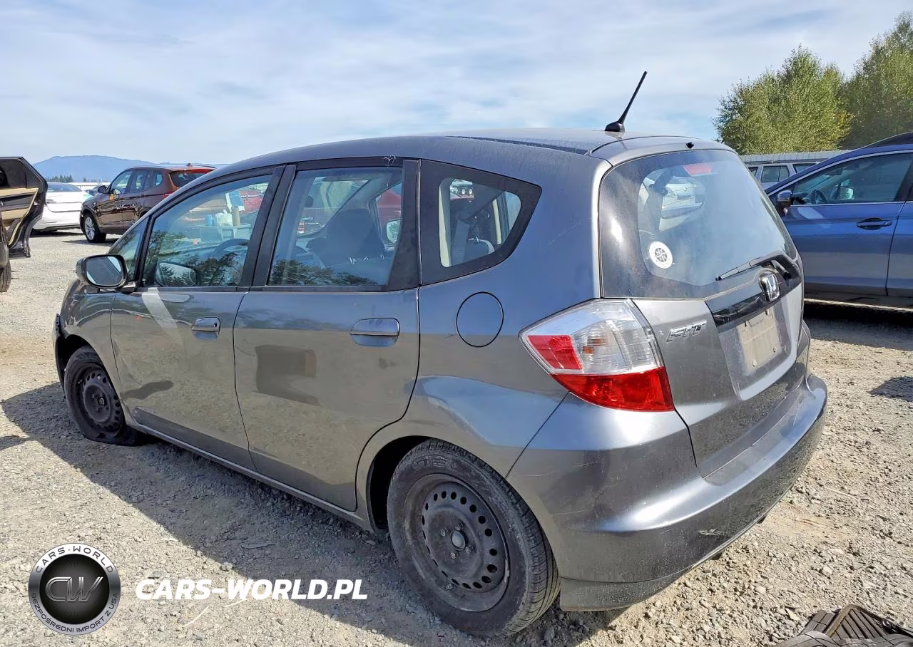 2013 Honda Fit VIN:JHMGE8H37DC082566 - 2