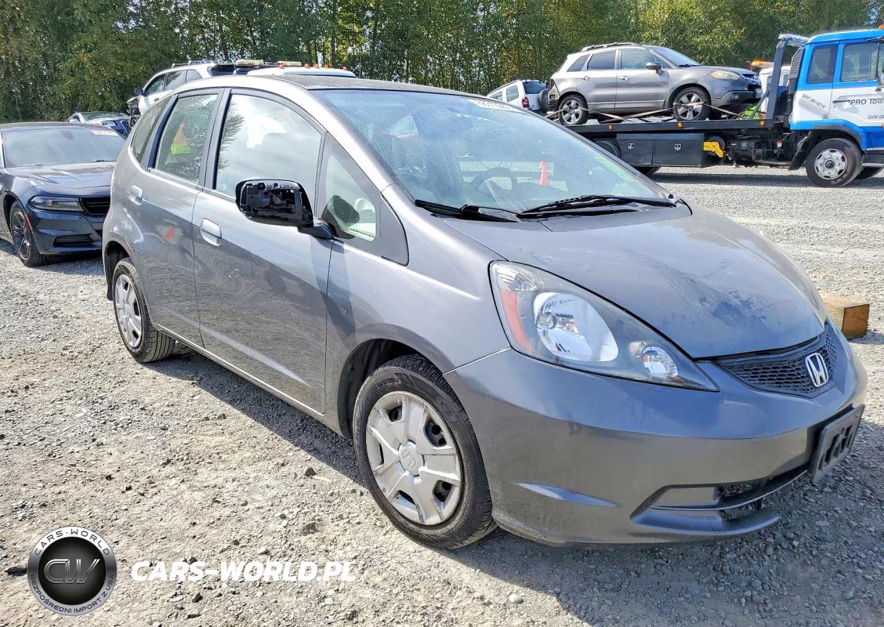 2013 Honda Fit VIN:JHMGE8H37DC082566 - 4