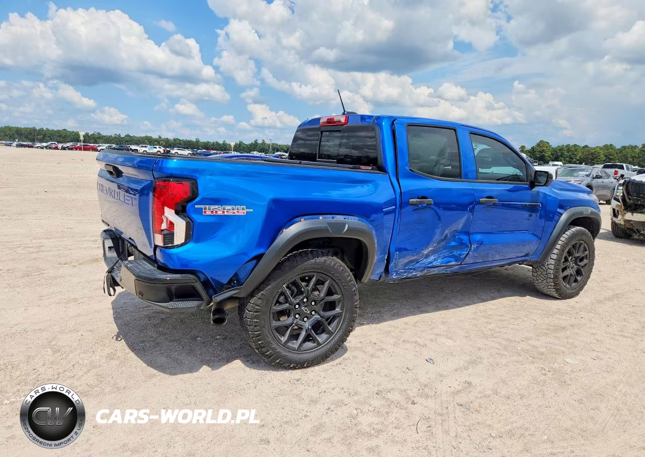 2023 Chevrolet Colorado Trail Boss VIN:1GCPTEEKXP1204922 - 3