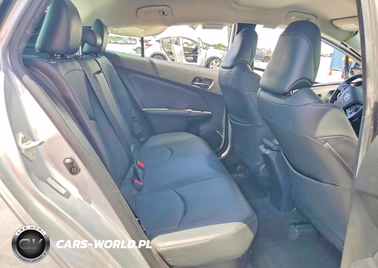 2020 Toyota Prius Xle Awd-E VIN:JTDL9RFU7L3015597 - 10