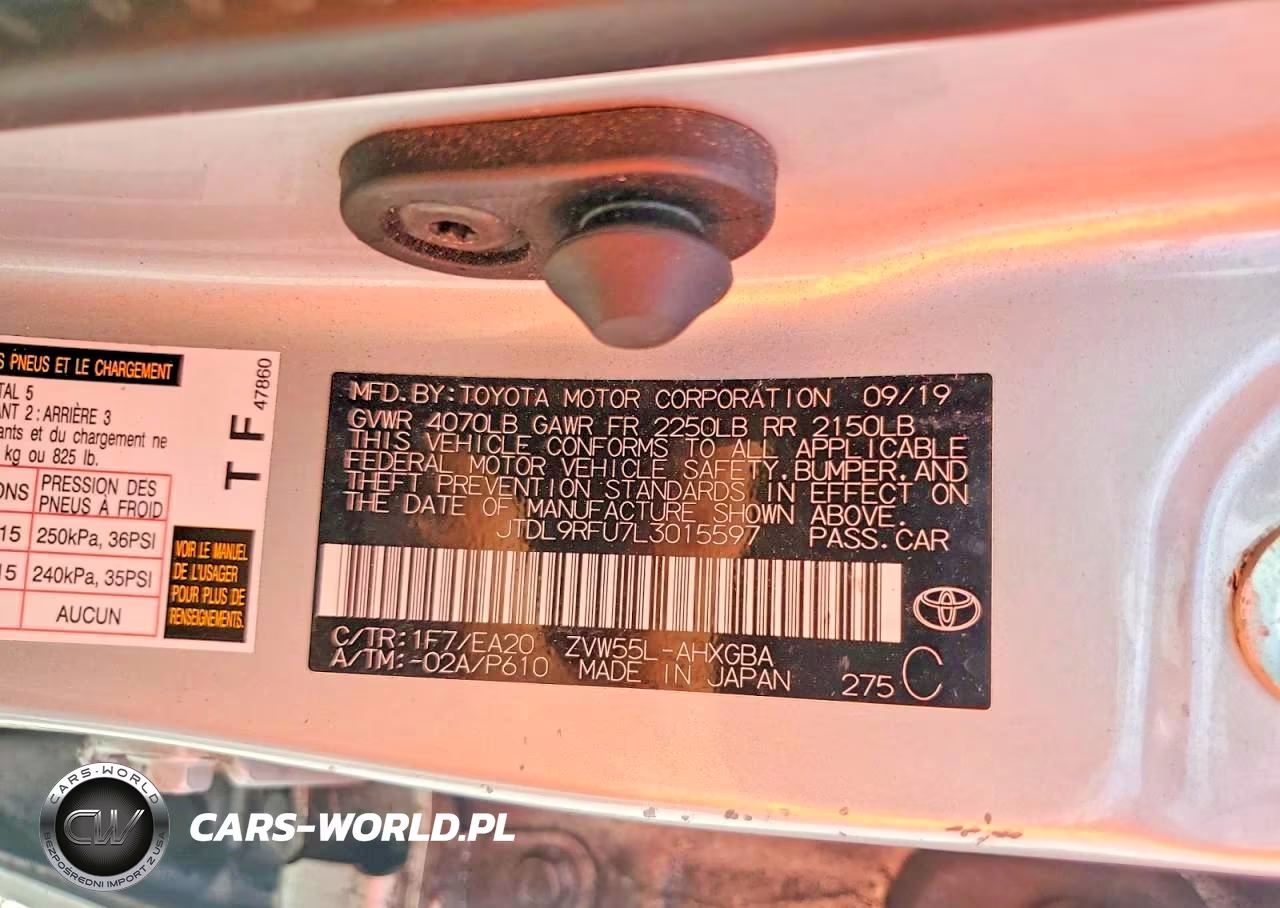 2020 Toyota Prius Xle Awd-E VIN:JTDL9RFU7L3015597 - 12