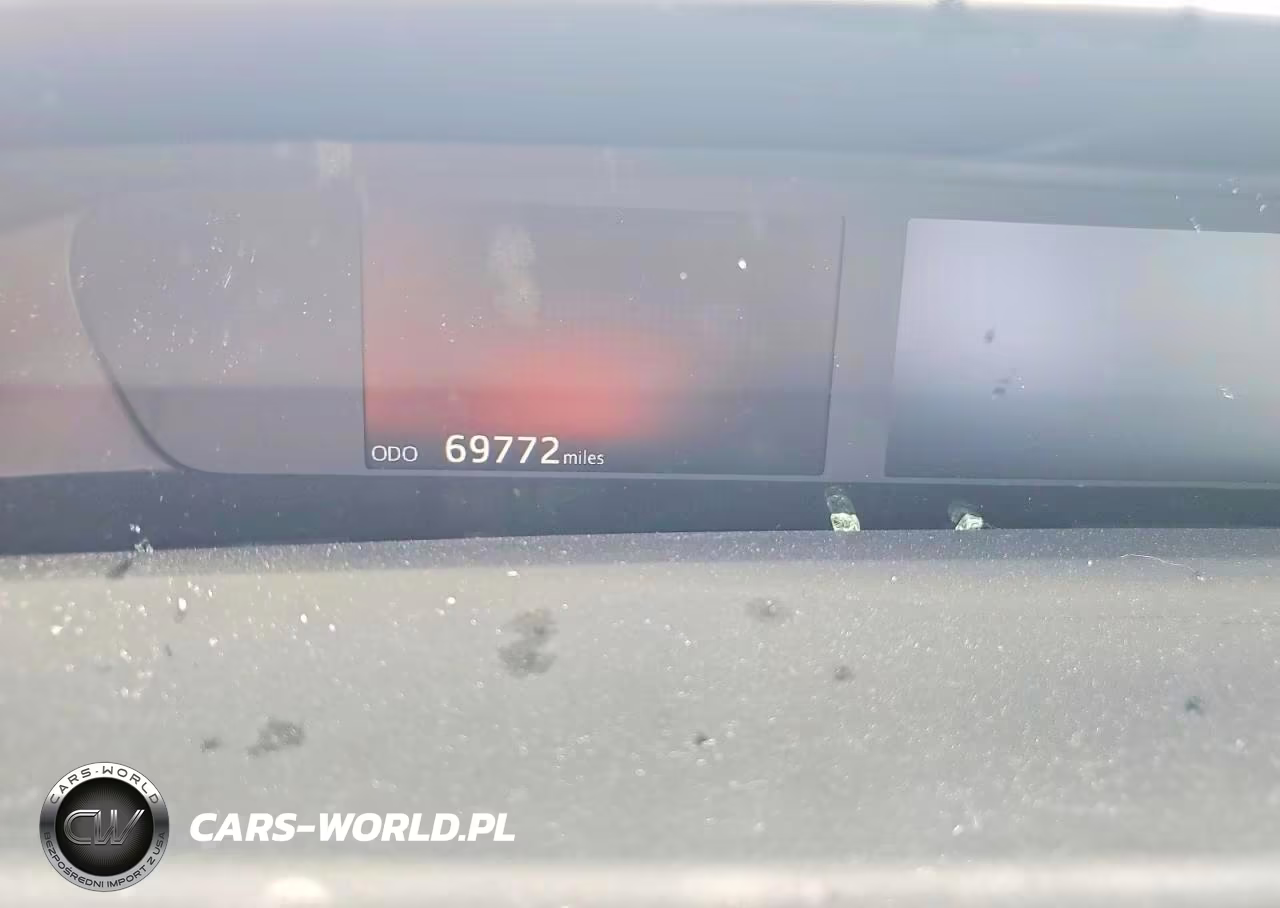 2020 Toyota Prius Xle Awd-E VIN:JTDL9RFU7L3015597 - 9