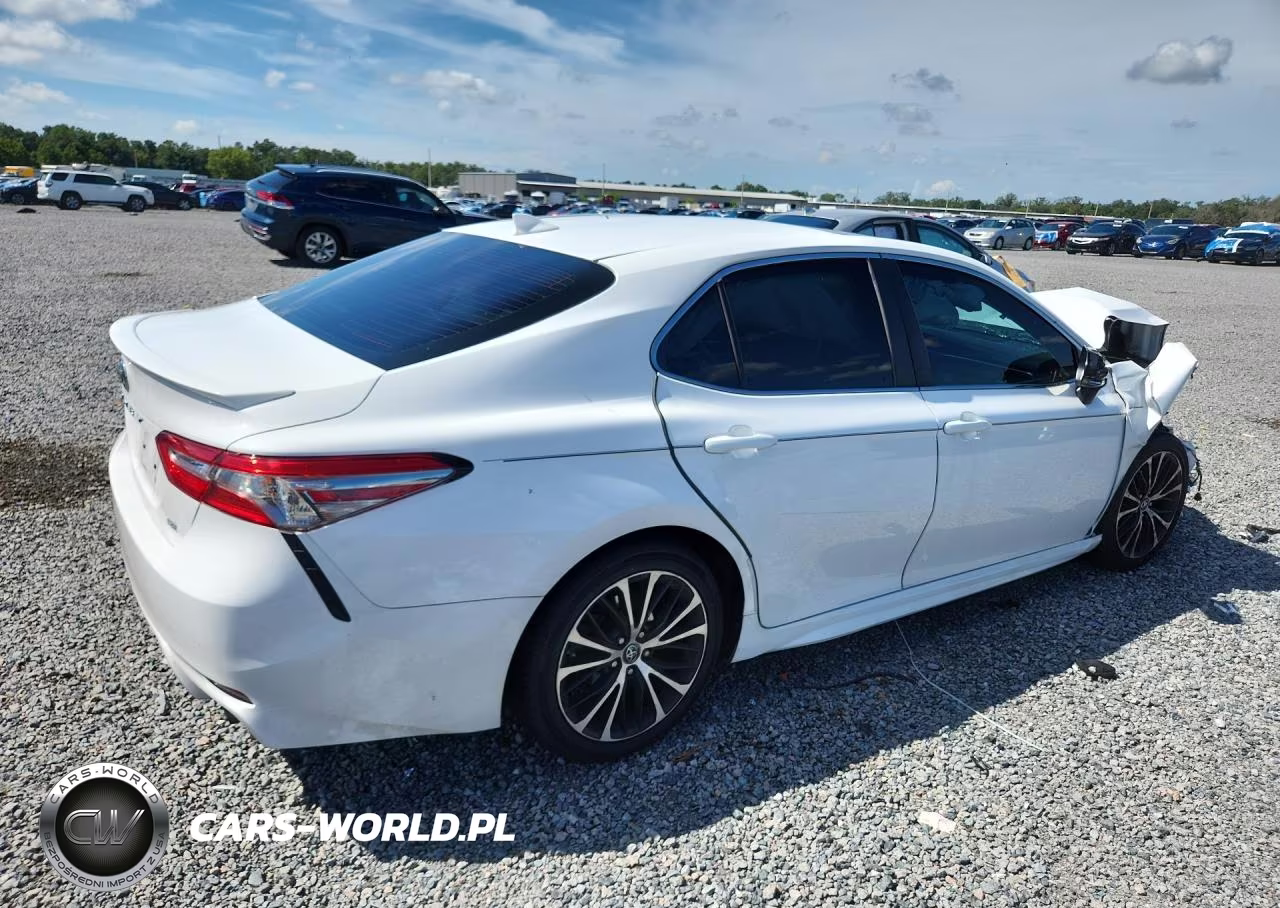 2018 Toyota Camry Se VIN:4T1B11HK0JU042918 - 3