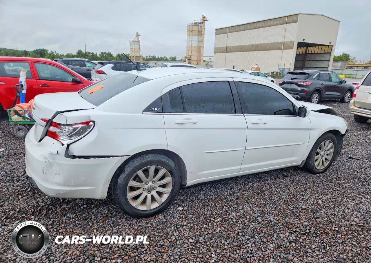 2012 Chrysler 200 Touring VIN:1C3CCBBG5CN321618 - 3