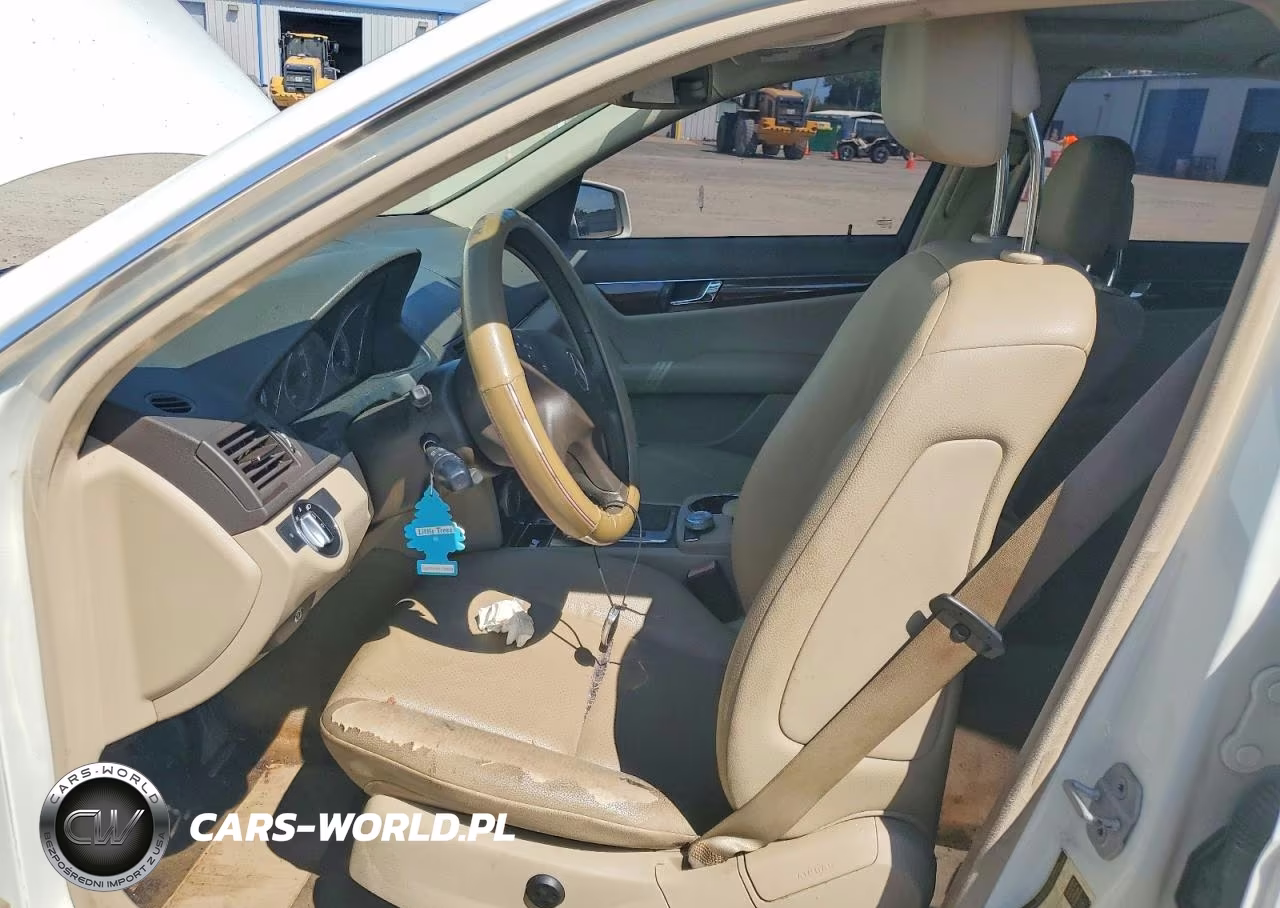 2011 Mercedes-Benz C 300 4Matic VIN:WDDGF8BB6BR153724 - 7