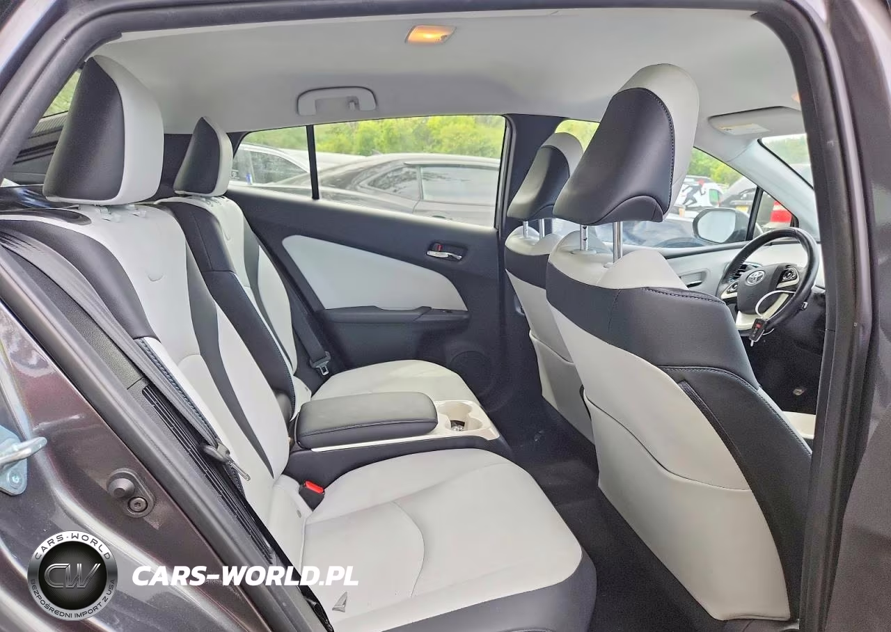 2017 Toyota Prius Prime Advanced VIN:JTDKARFP9H3038660 - 10
