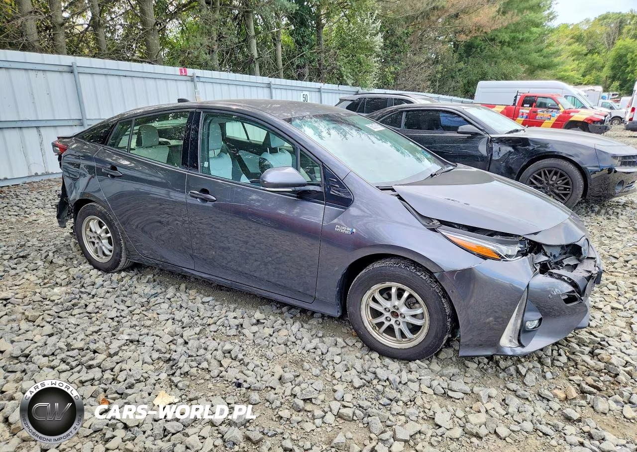 2017 Toyota Prius Prime Advanced VIN:JTDKARFP9H3038660 - 4
