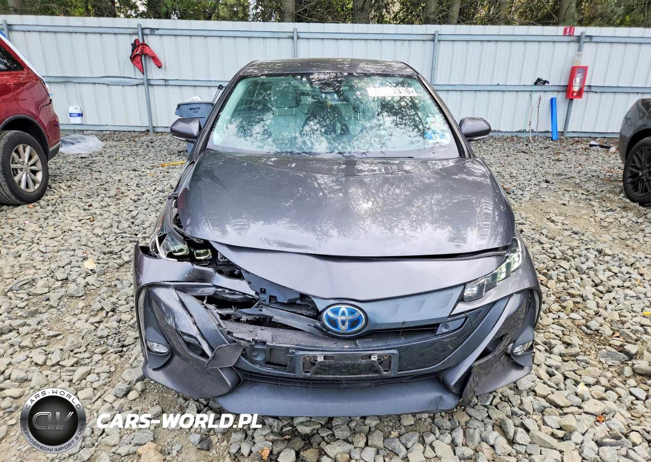 2017 Toyota Prius Prime Advanced VIN:JTDKARFP9H3038660 - 5