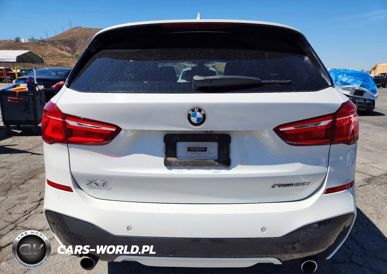 2018 BMW X1 xDrive28I VIN:WBXHT3C31J5L28357 - 6