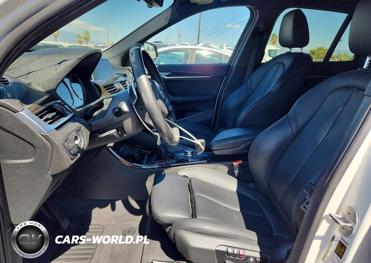 2018 BMW X1 xDrive28I VIN:WBXHT3C31J5L28357 - 7