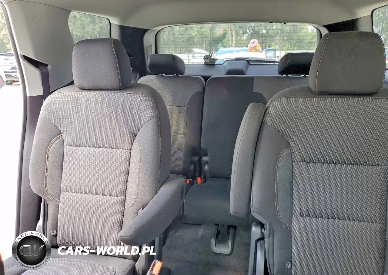 2019 Chevrolet Traverse Lt VIN:1GNERGKW0KJ172328 - 10