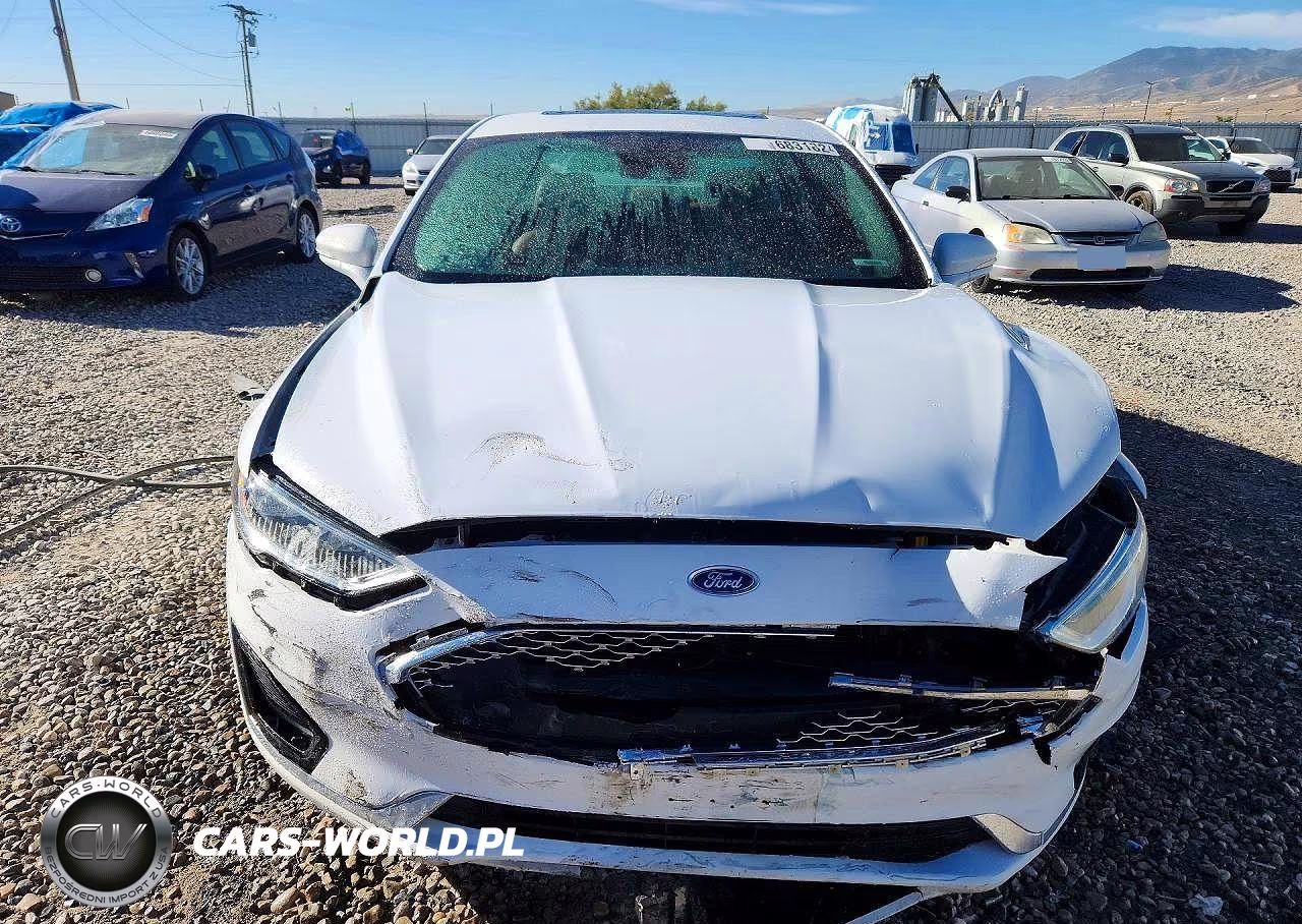 2019 Ford Fusion Titanium VIN:3FA6P0D90KR152643 - 5