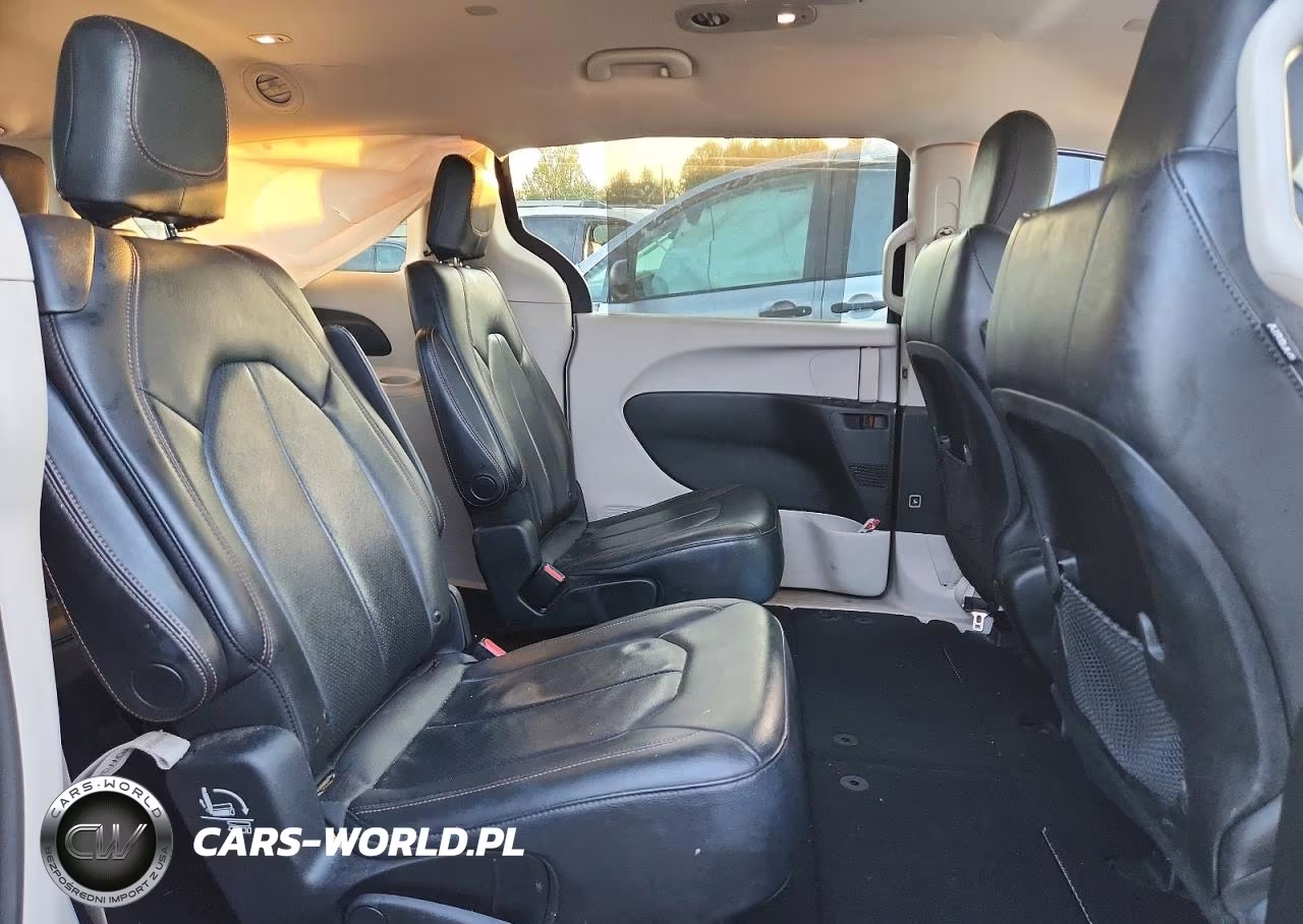 2018 Chrysler Pacifica VIN:2C4RC1BG9JR351625 - 11