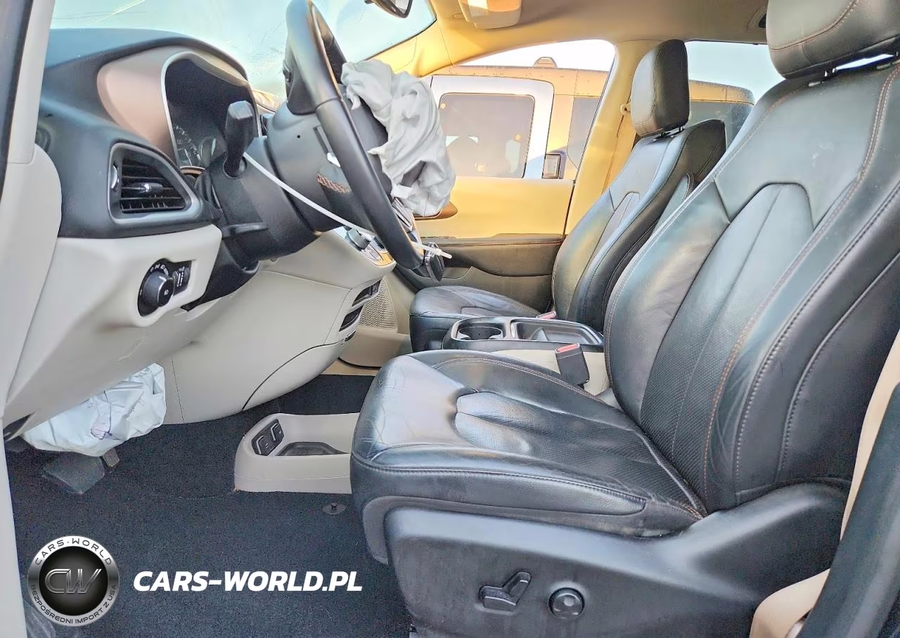 2018 Chrysler Pacifica VIN:2C4RC1BG9JR351625 - 7