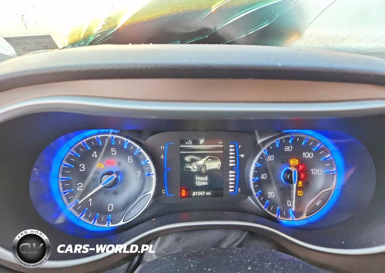 2018 Chrysler Pacifica VIN:2C4RC1BG9JR351625 - 9
