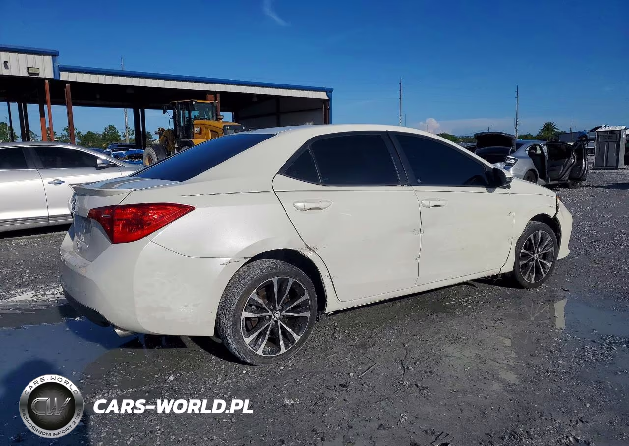 2017 Toyota Corolla Se VIN:5YFBURHE8HP654618 - 3