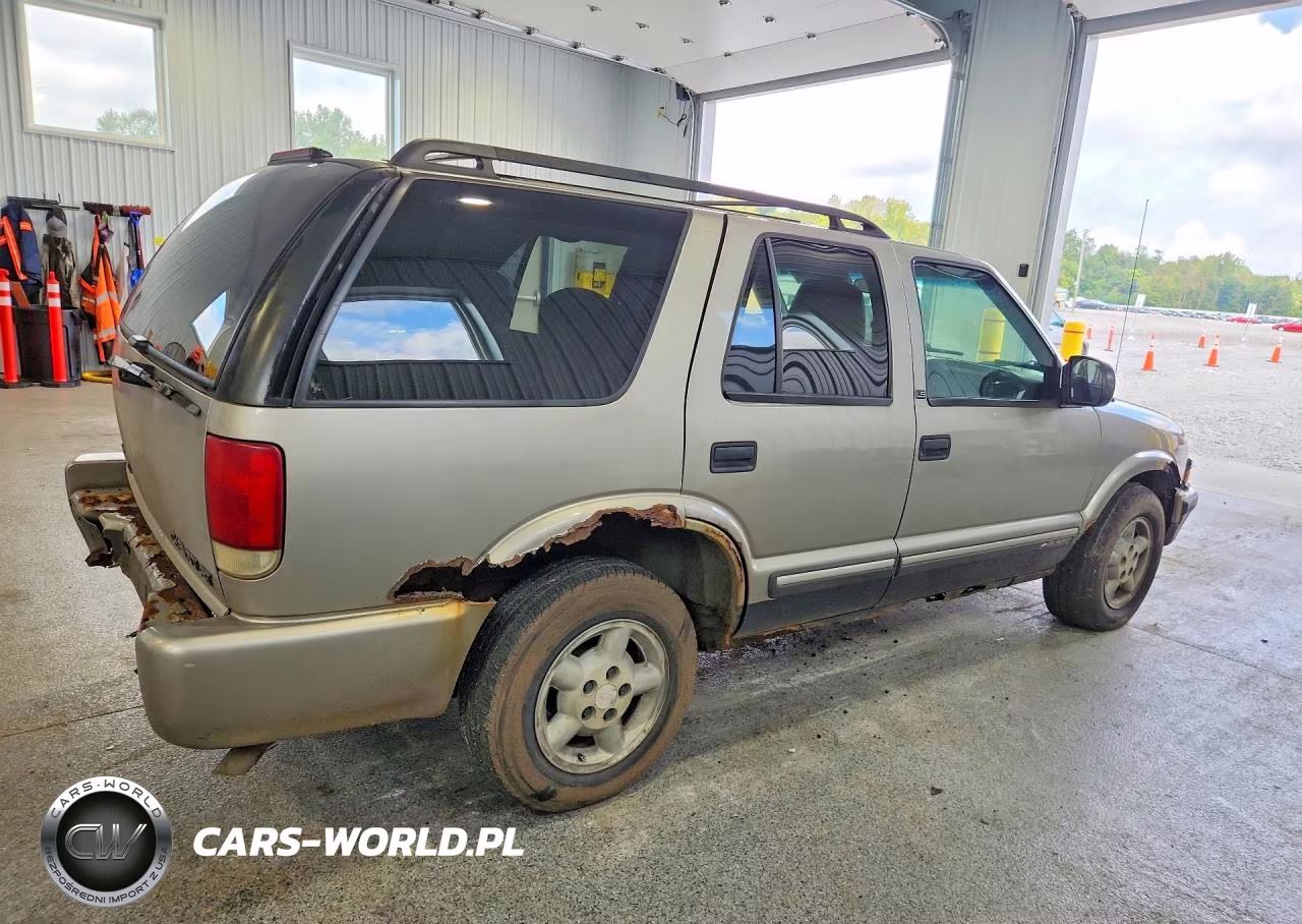 2000 Chevrolet Blazer VIN:1GNDT13W2YK211447 - 3