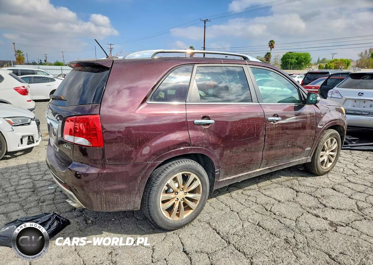 2011 Kia Sorento Sx VIN:5XYKWDA21BG174798 - 3