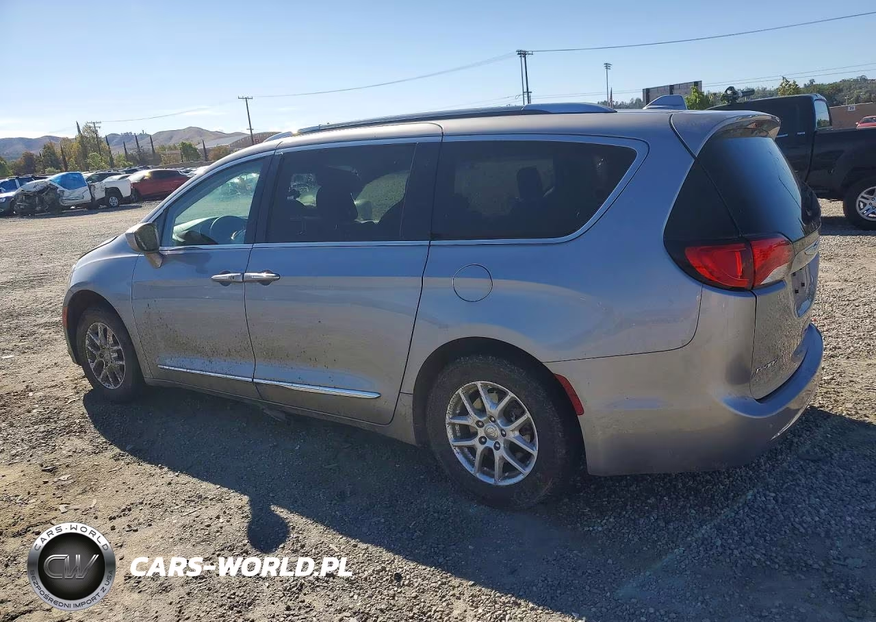2020 Chrysler Pacifica Touring L VIN:2C4RC1BG0LR280415 - 2
