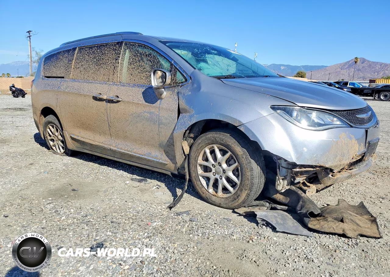 2020 Chrysler Pacifica Touring L VIN:2C4RC1BG0LR280415 - 4