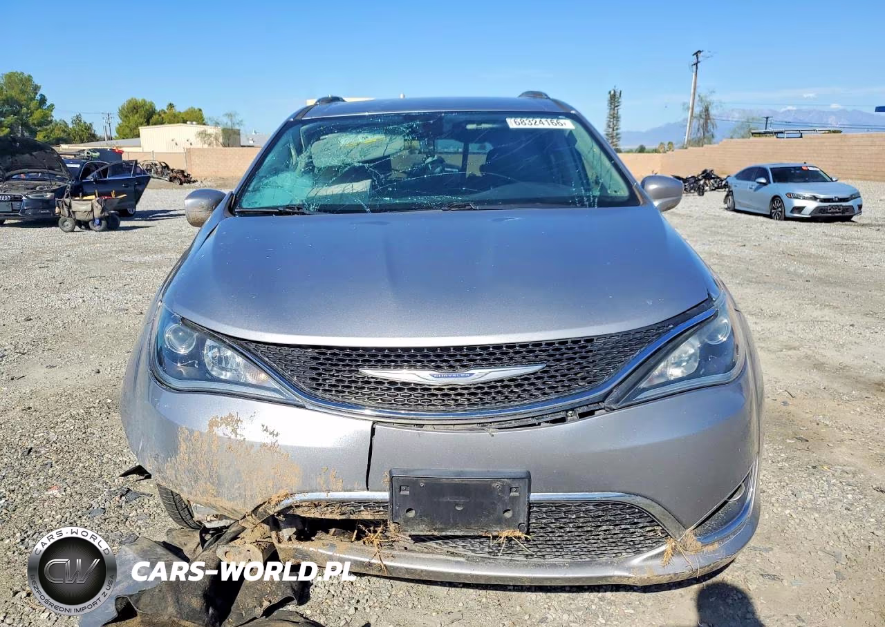 2020 Chrysler Pacifica Touring L VIN:2C4RC1BG0LR280415 - 5