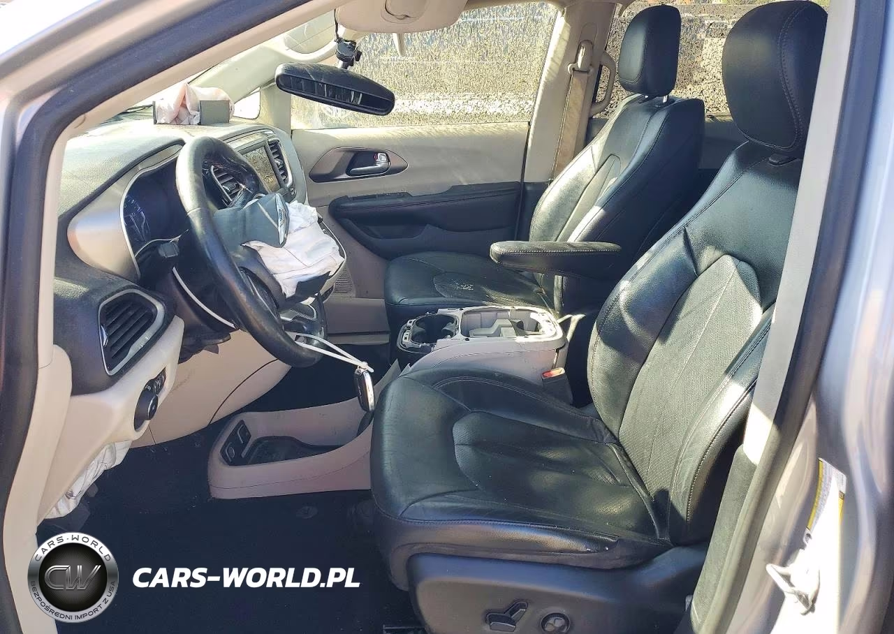 2020 Chrysler Pacifica Touring L VIN:2C4RC1BG0LR280415 - 7