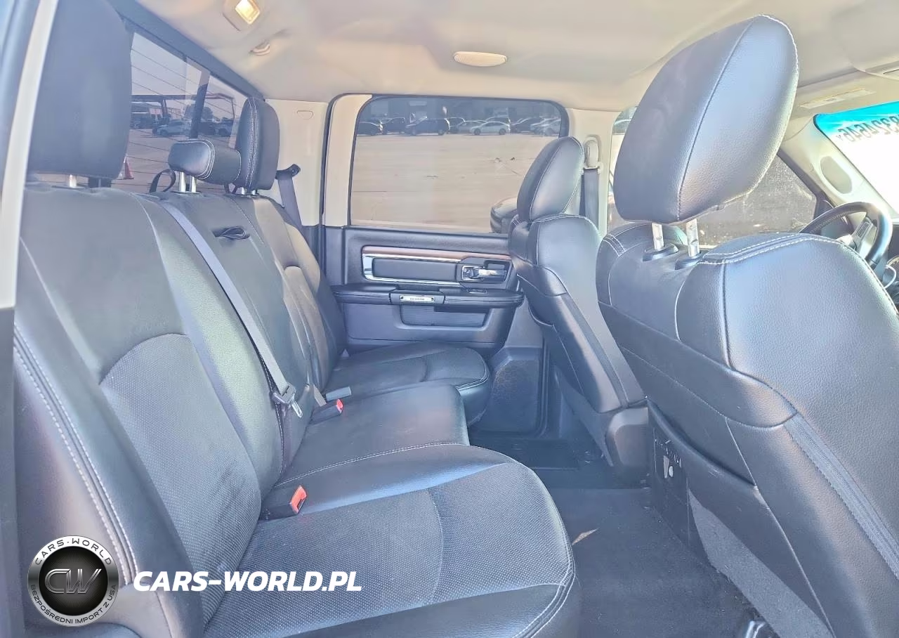2017 Ram 2500 Laramie VIN:3C6UR5FL1HG559576 - 10