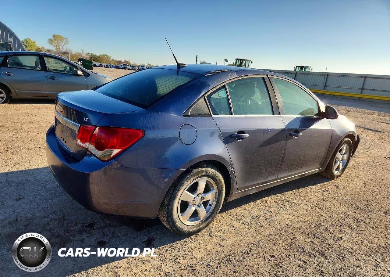 2014 Chevrolet Cruze Lt VIN:1G1PC5SBXE7110563 - 3