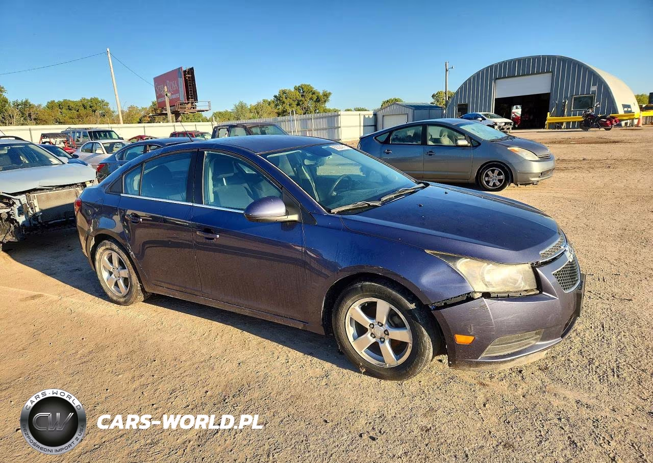 2014 Chevrolet Cruze Lt VIN:1G1PC5SBXE7110563 - 4