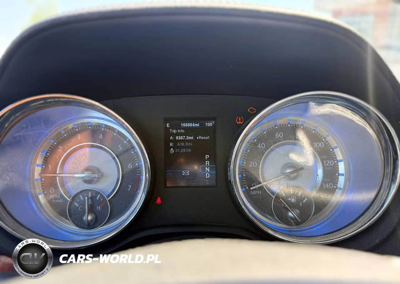 2014 Chrysler 300 VIN:2C3CCAAG6EH190173 - 8