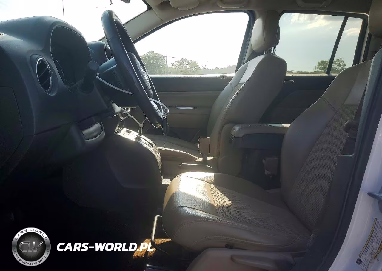 2014 Jeep Compass Latitude VIN:1C4NJCEB7ED518251 - 7