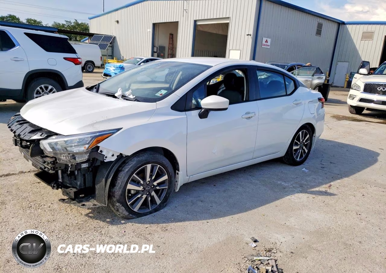 2025 Nissan Versa Sv