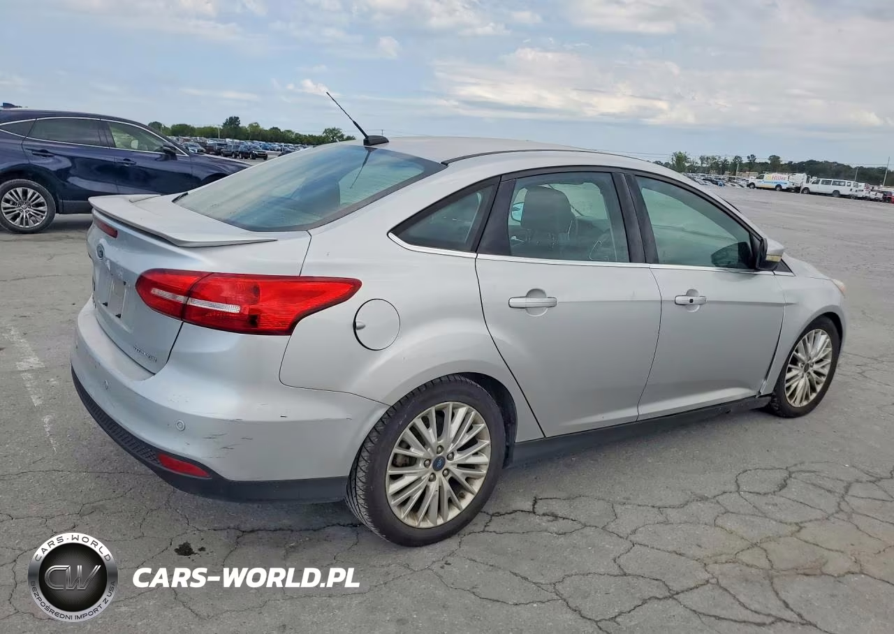 2017 Ford Focus Titanium VIN:1FADP3J21HL280011 - 3