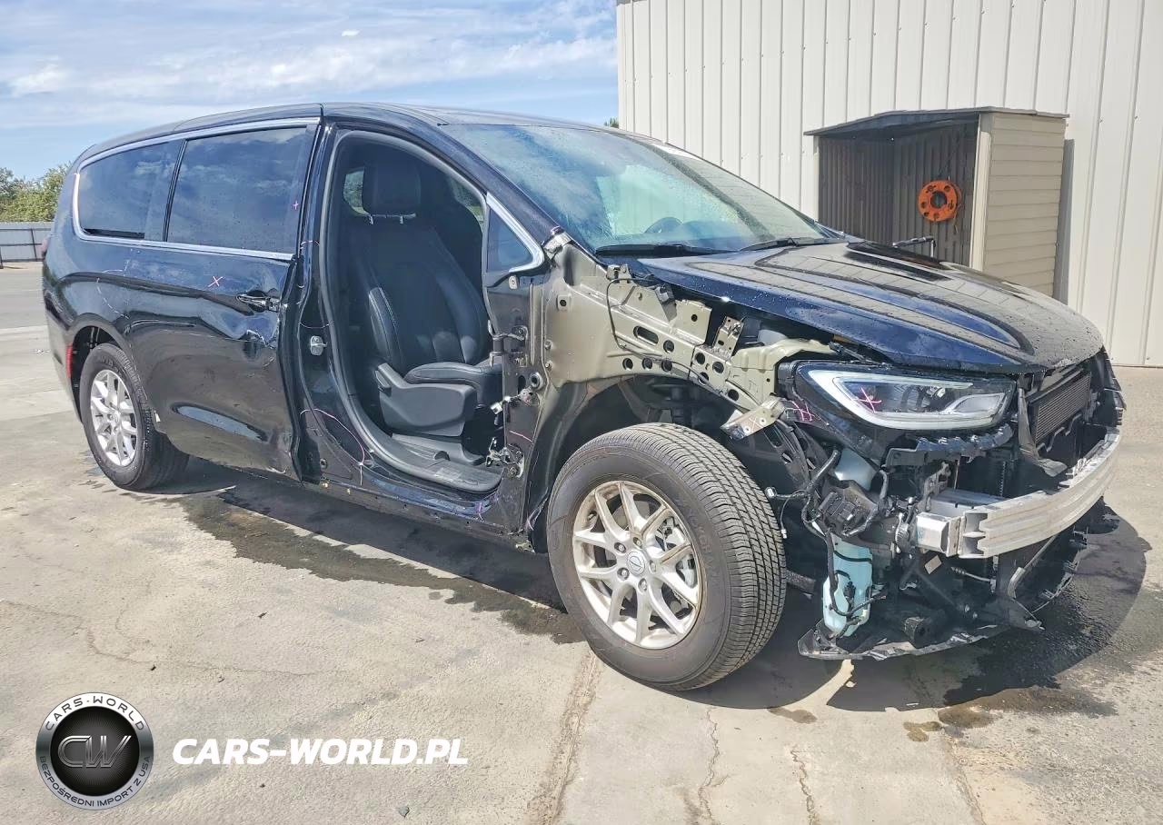 2026 Chrysler Pacifica Select VIN:2C4RC1BG0TR278258 - 4