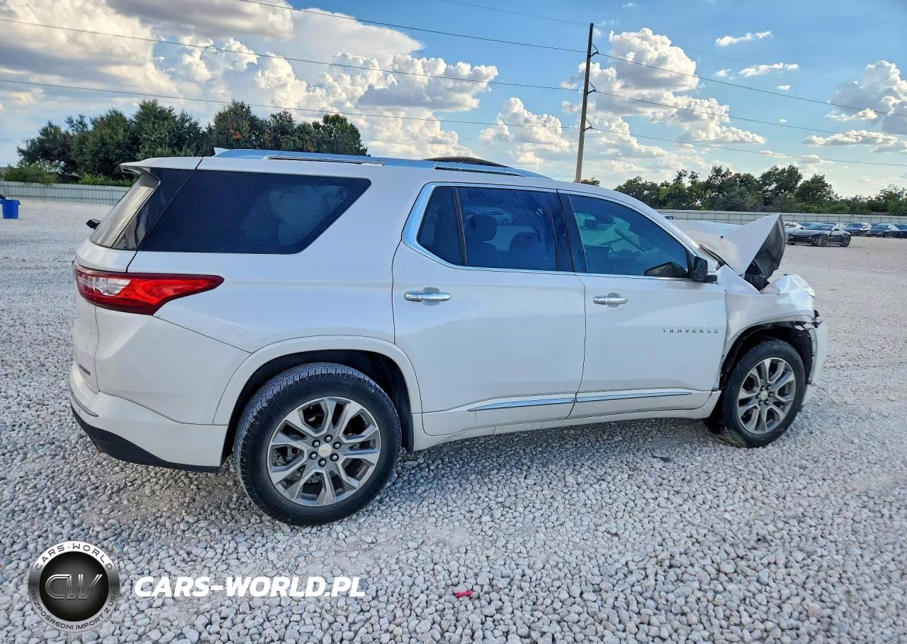 2019 Chevrolet Traverse Premier VIN:1GNERKKW2KJ139575 - 3