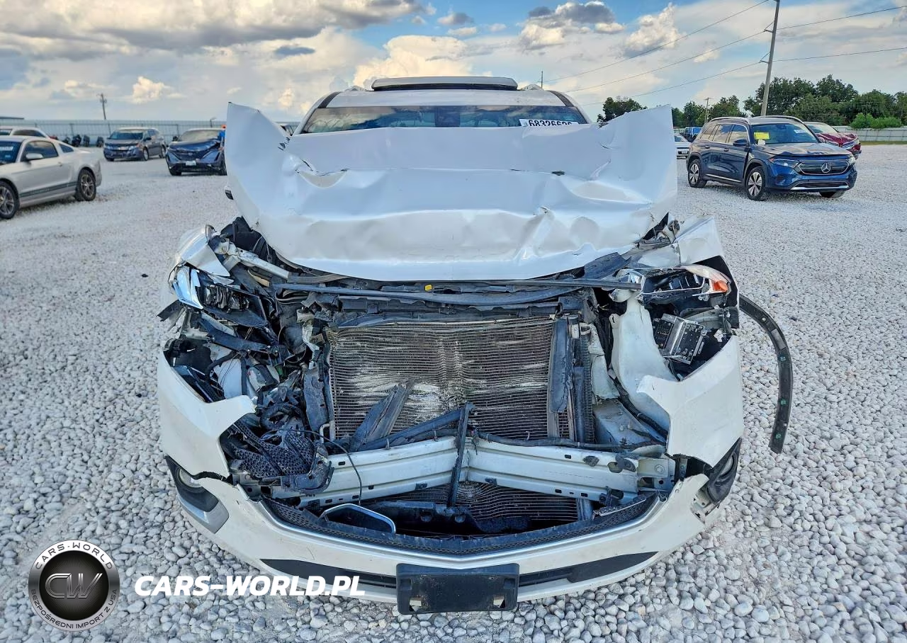 2019 Chevrolet Traverse Premier VIN:1GNERKKW2KJ139575 - 5