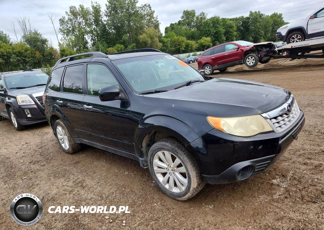 2013 Subaru Forester 2.5X Premium VIN:JF2SHADCXDH420093 - 4