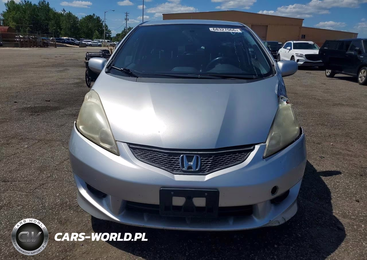 2011 Honda Fit Sport VIN:JHMGE8H50BS003839 - 5
