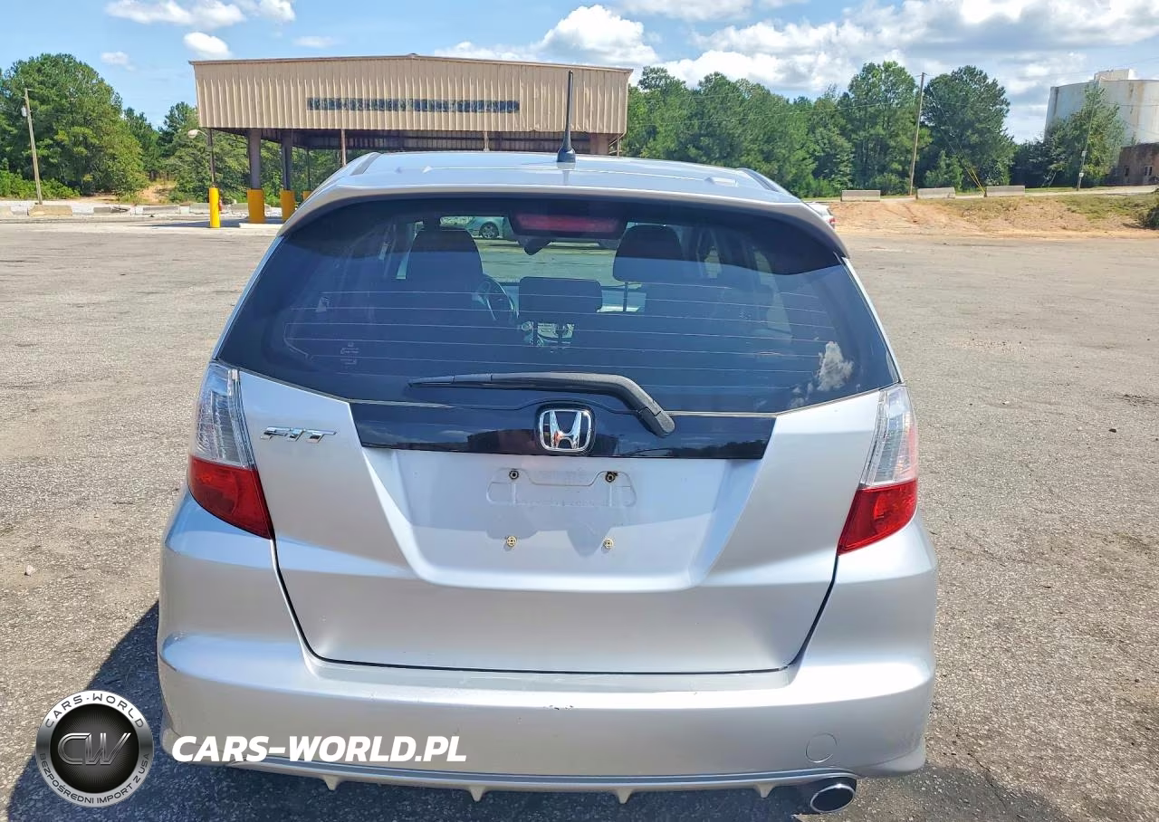 2011 Honda Fit Sport VIN:JHMGE8H50BS003839 - 6