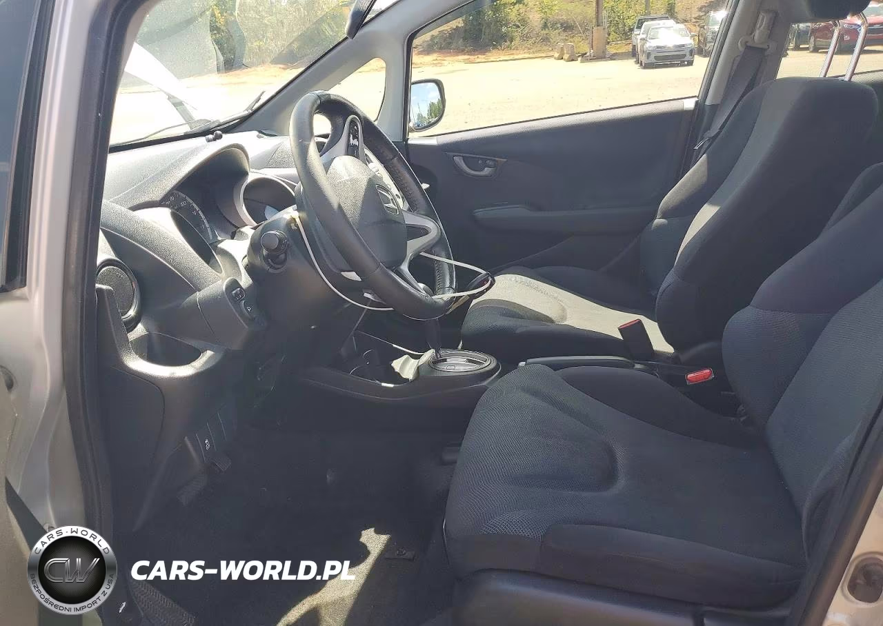 2011 Honda Fit Sport VIN:JHMGE8H50BS003839 - 7
